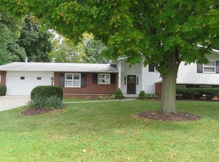 203 Hillcrest Dr, Kendallville, IN