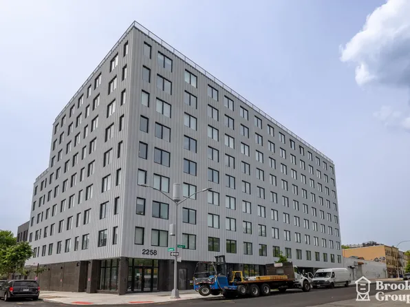 2258 Fulton Street image 23 of 24