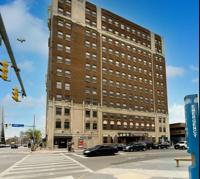 Commodore Place — Photo 1