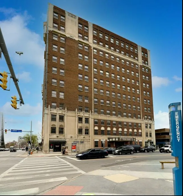 Commodore Place