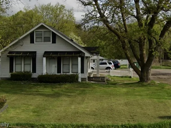 2359 E Hill Rd, Grand Blanc, MI 48439