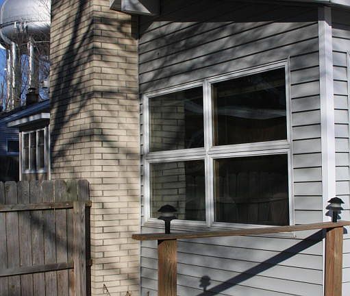 4th image of 1833 Herrick Ave NE