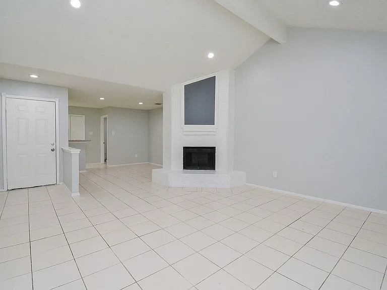 16518 Monte Carlo Ln — Photo 9