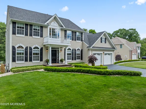 16 Wildflower Court, Manalapan, NJ 07726
