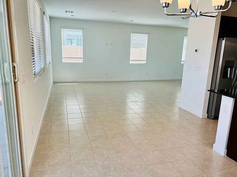 6038 W Hartford Ct — Photo 11