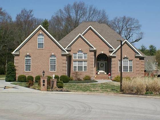 1st image of 1004 Fox Cove Cir