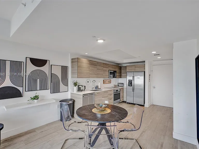 121 NE 34th St #910 — Photo 14