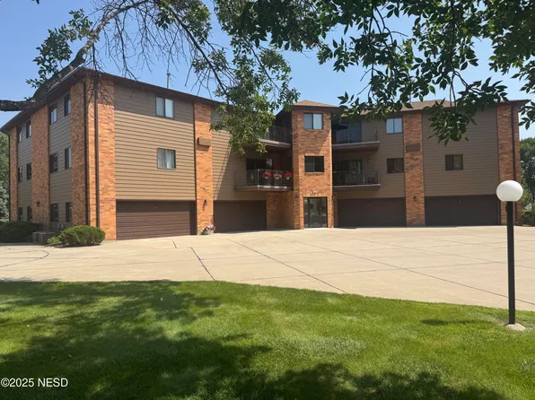 190 19th St SE APT 206, Watertown, SD 57201