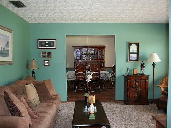 Living Room/Dining Room