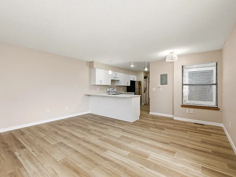 982 S Dearborn Way #5 — Photo 2