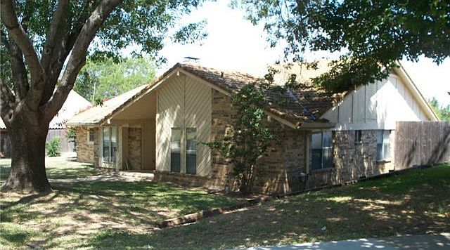 1st image of 2306 Greenbriar Ct