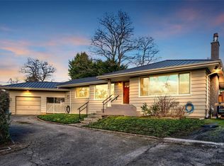 1790 Keith Pl, Saanich, BC V8P1E4