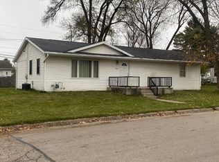 1912 Greenview Dr, Beloit, WI 53511