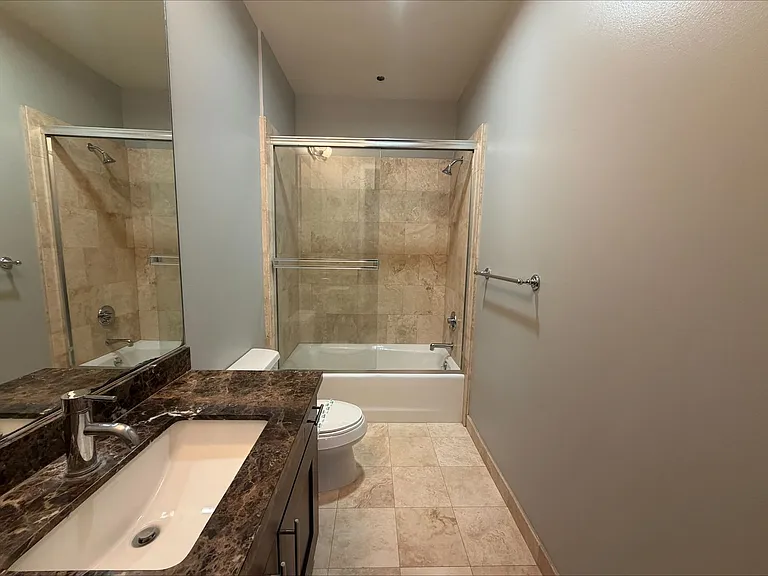 Axis 2300 Apartments — Photo 63