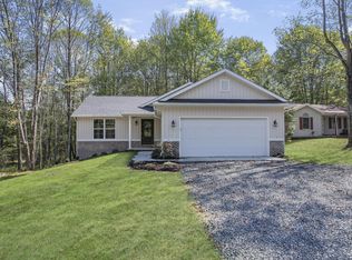 2422 Apple Valley Dr, Howard, OH 43028