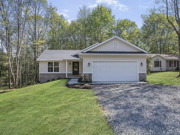 2422 Apple Valley Dr, Howard, OH 43028