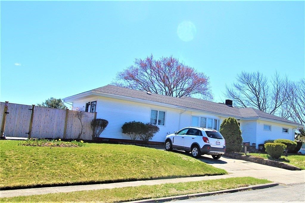 20 Duchess St New Bedford Ma 02740 Mls 72807336 Zillow