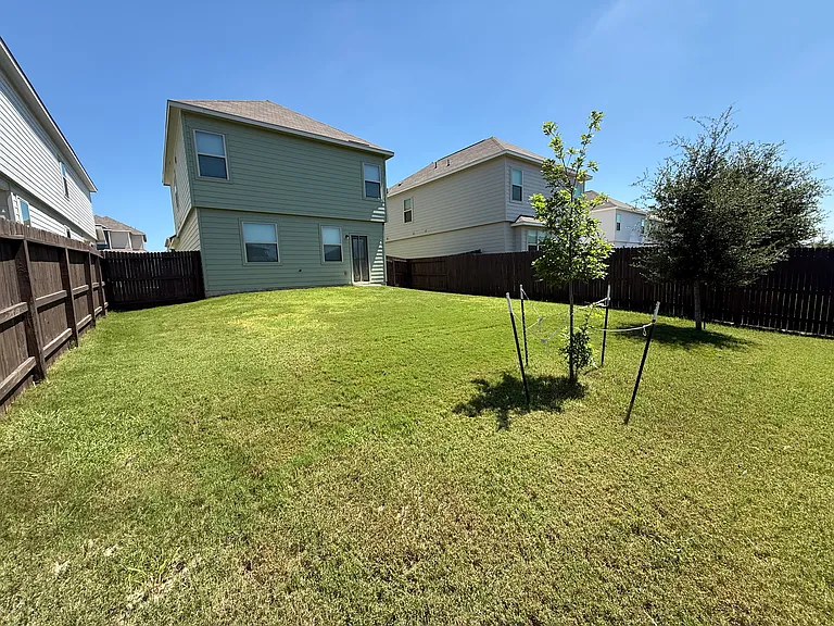 10234 Melissa Ranch Blvd — Photo 17