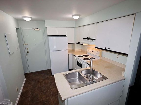 3rd image of 67 Valleyview Rd #58