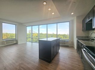 69 Main St #2B-2BA-1055SQFT, Fort Lee, NJ 07024