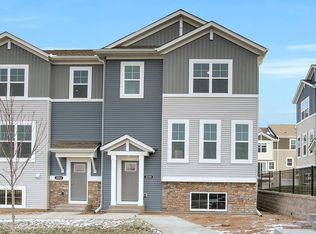 2210 Gateway Hill Rd, Saint Paul, MN 55109