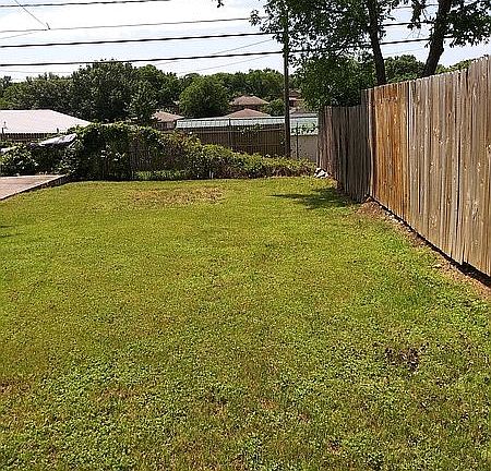 4th image of 1248 E Davis Ave
