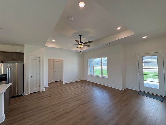 5th image of 1149 W Trek Cir