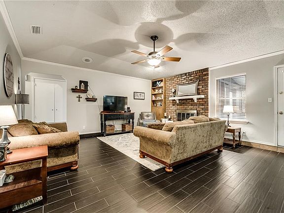 5th image of 1628 Schumac Ln