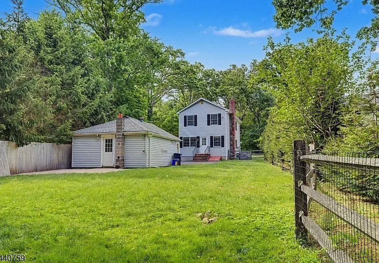 8 Oak Rd — Photo 28
