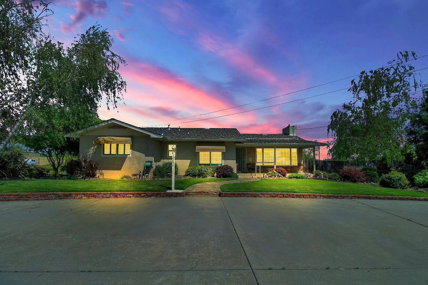 12654 Pioneer Ave photo 1