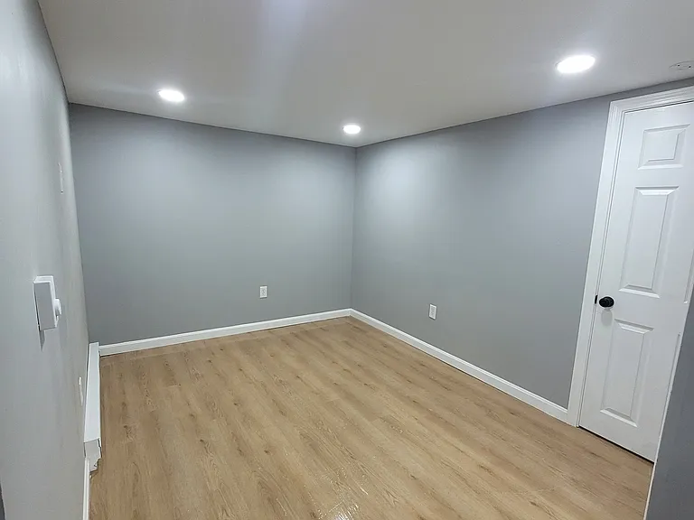 346 Webster Ave #H — Photo 6