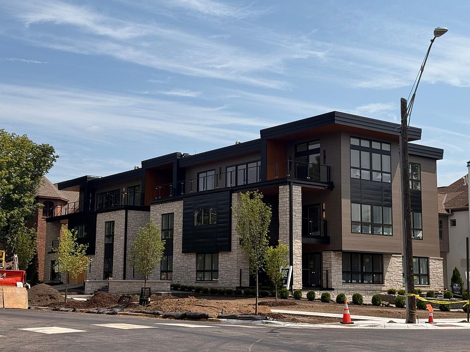 2nd image of 150 Broadway Ave S #2B