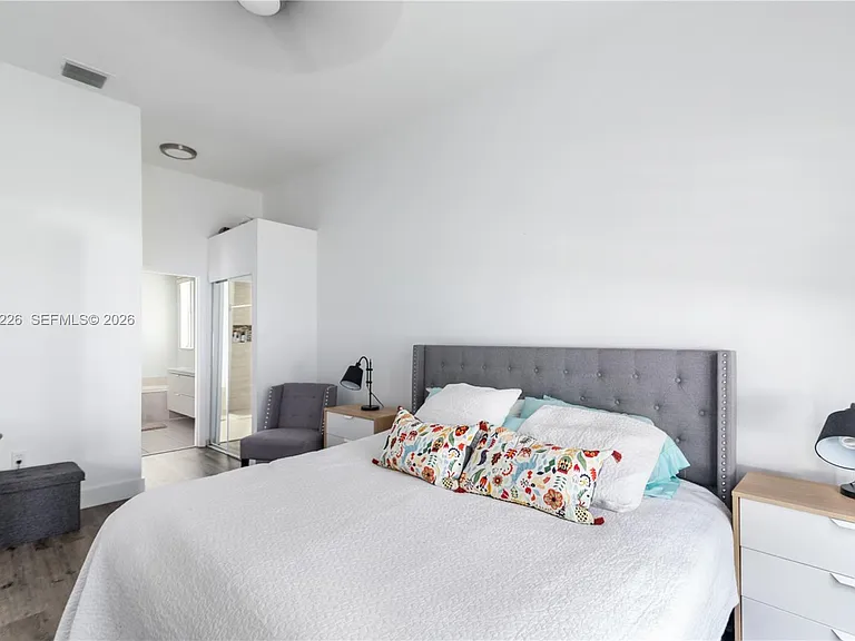 14275 NW 18th Pl — Photo 13