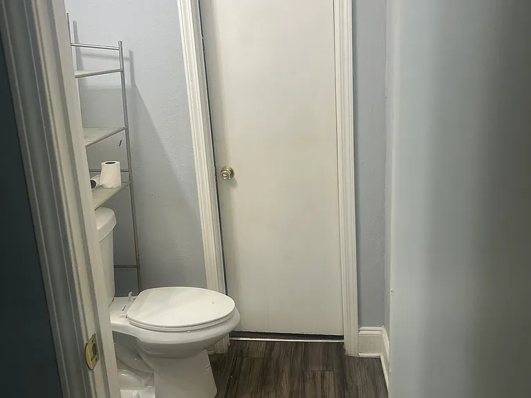 90 Dorsey Ct — Photo 1