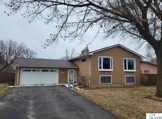 1714 Hodgson Rd, North Mankato, MN 56003