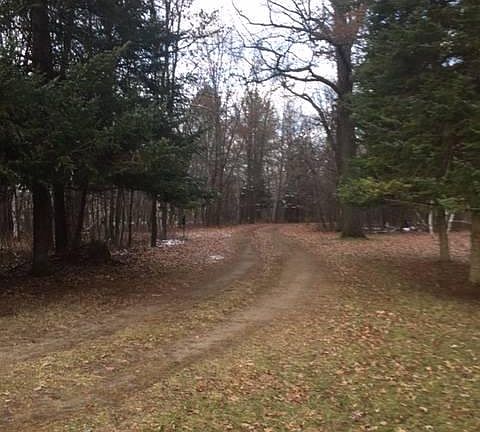 Long drive way you can not see the house from the road with 