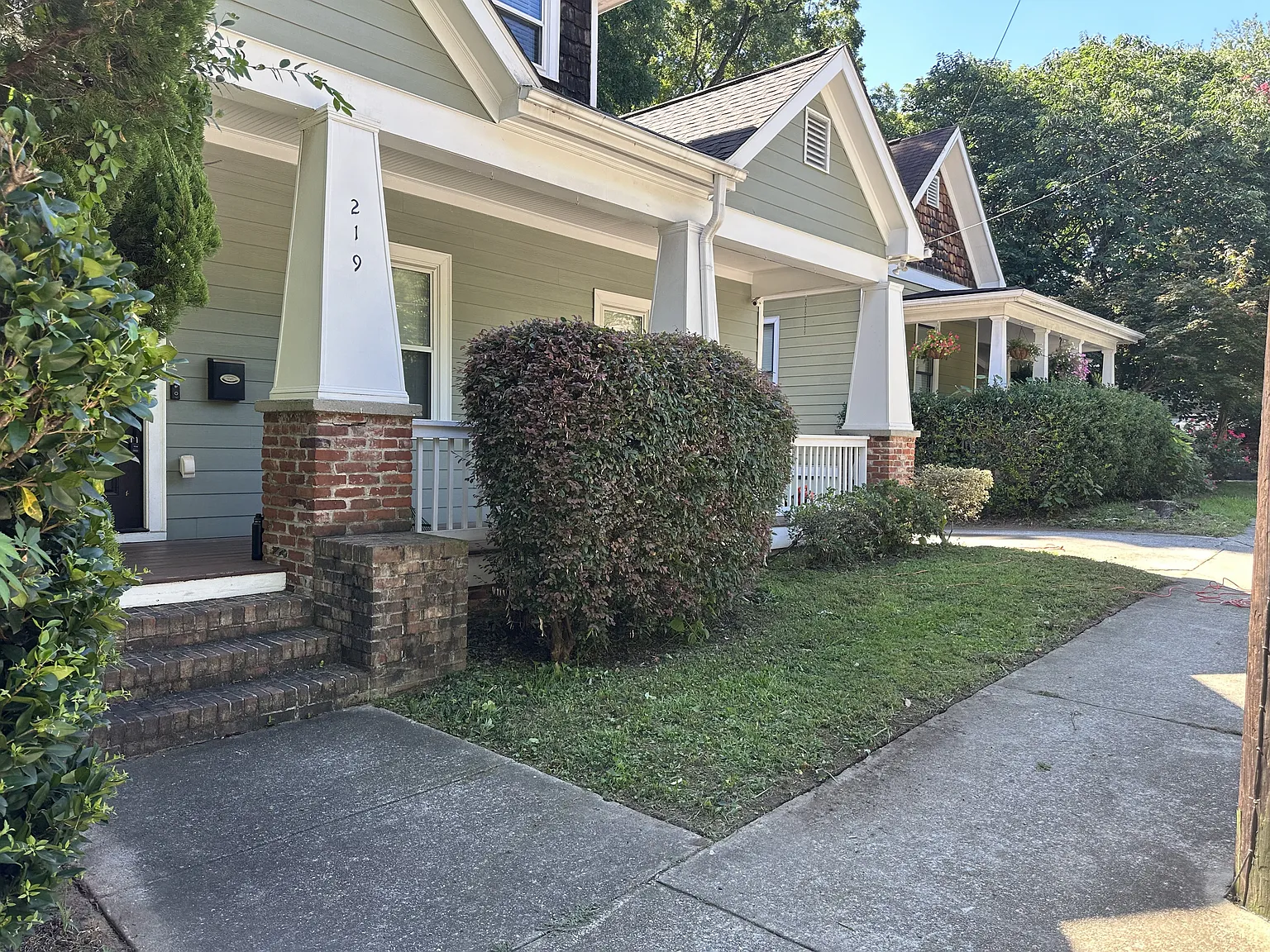 4 bed, 2.0 bath, 2100 sqft, $3,950 — Photo 3