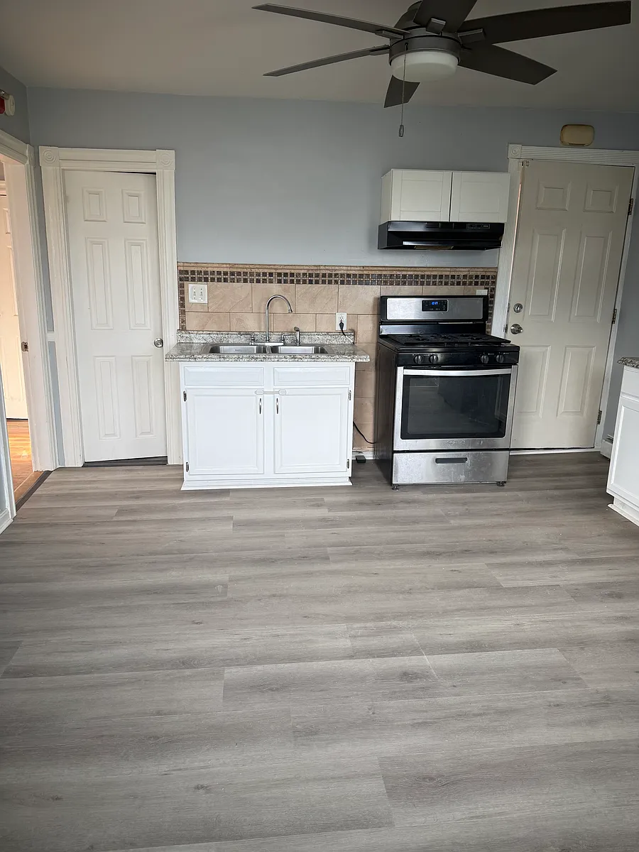 Building Photo - 25 Humboldt Ave #3R