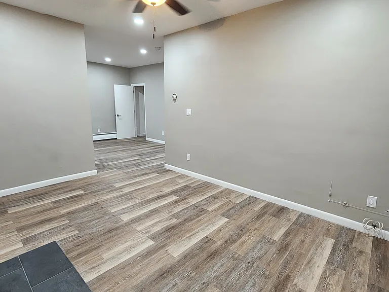 40 Evergreen St #14 — Photo 15