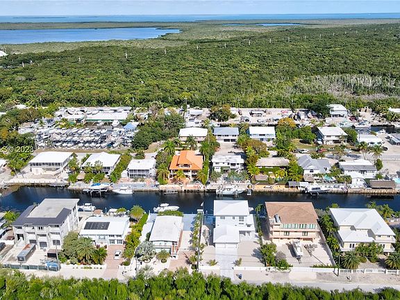 5th image of 48 S Andros Rd