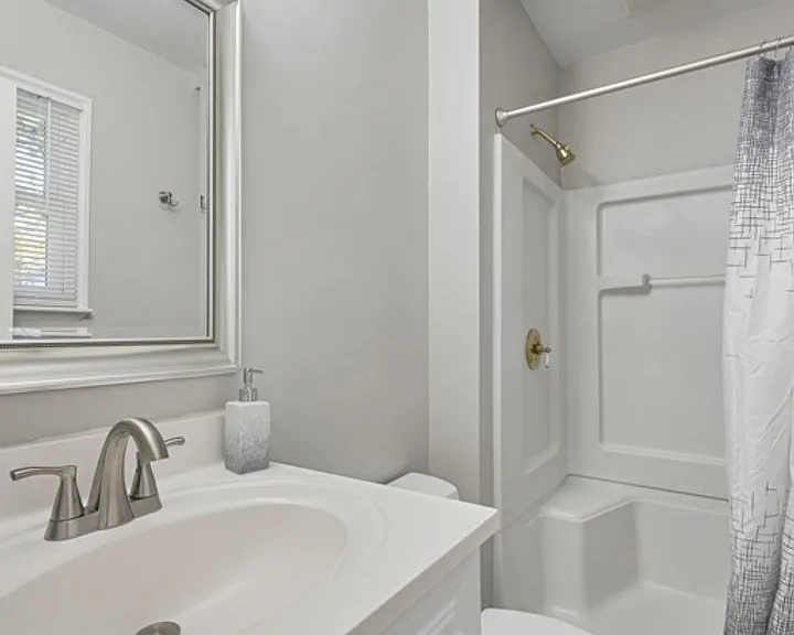 517 Norman Ln — Photo 32