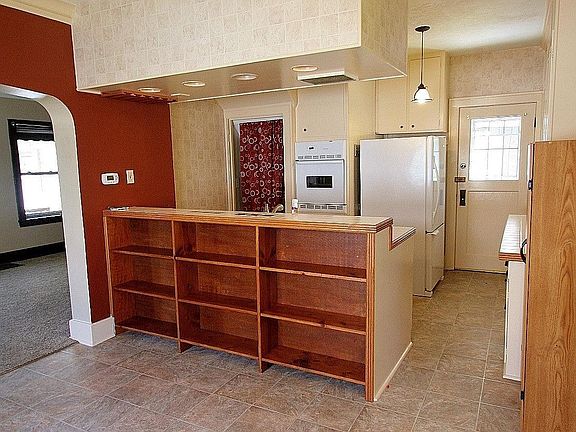 4th image of 407 11th Ave SE