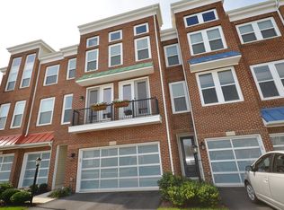 42279 Fox Tracks Ter, Ashburn, VA 20148
