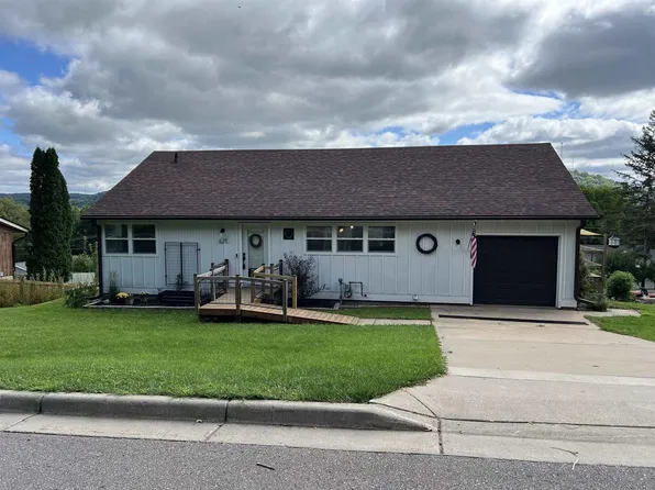 629 West Side Drive, Richland Center, WI 53581
