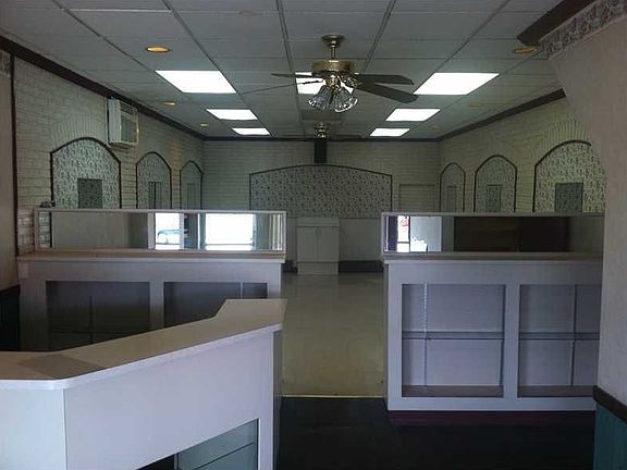 4th image of 4137 Brownsville Rd