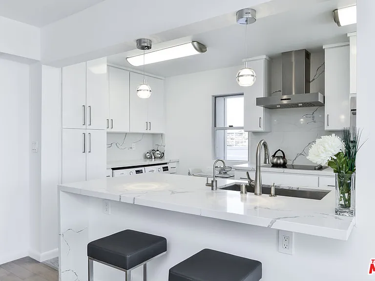 201 Ocean Ave #404P — Photo 2