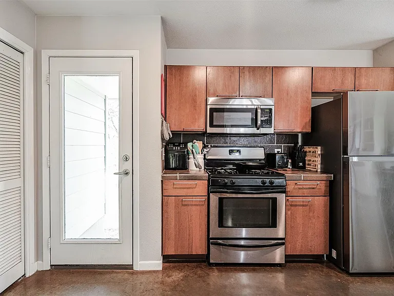 1810 Quanah Parker Trl — Photo 8