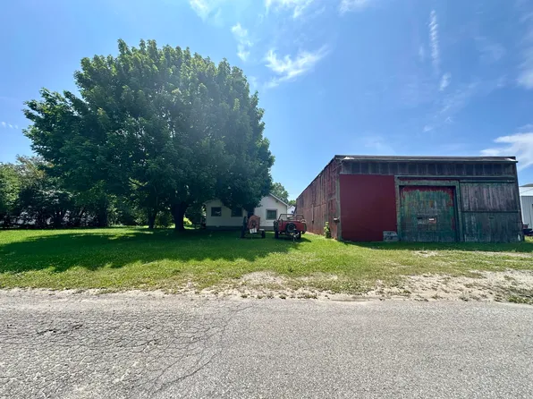 212 E Helen St, Newberry, MI 49868