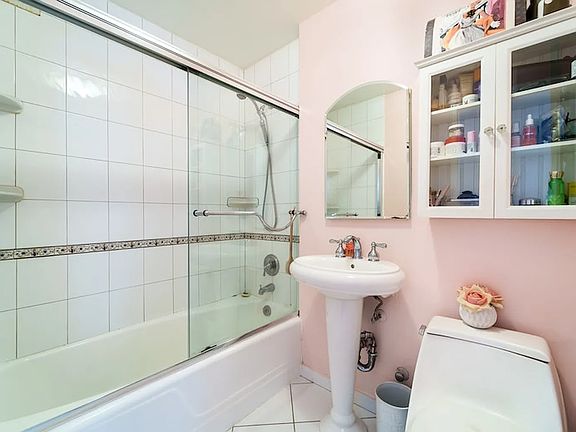 5th image of 132 E 35th St #6J