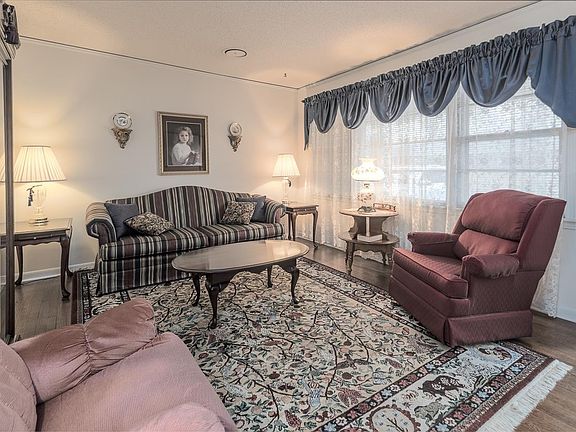 5th image of 4956 Edenshire Ave